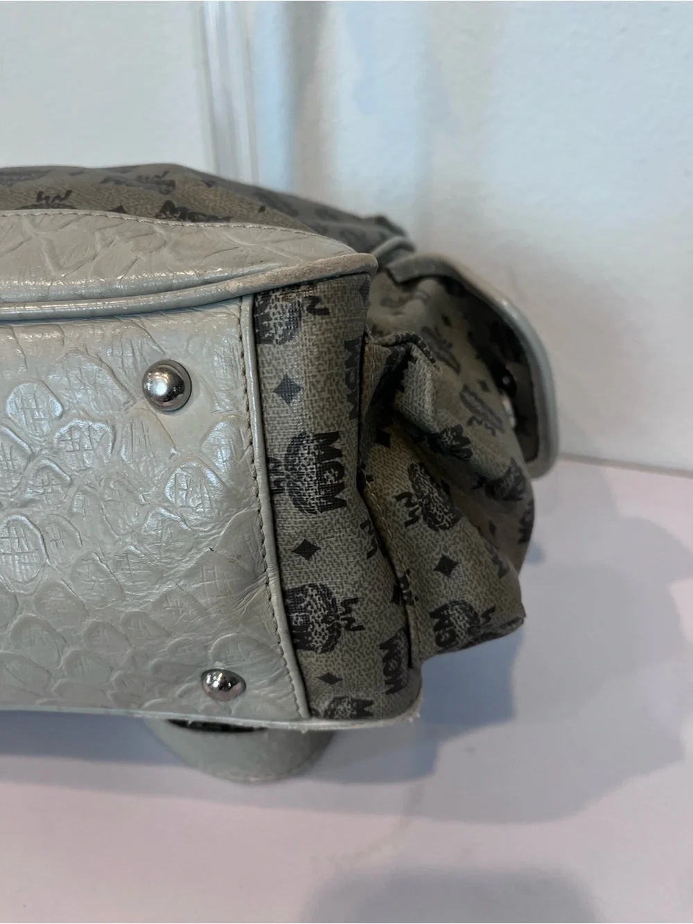MCM VISETOS MONOGRAM MESSENGER BAG